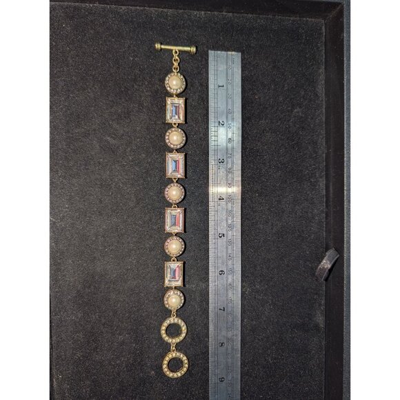 Heidi Daus Crystal/Faux Pearl Statement Bracelet 8.75" Toggle Closure - Picture 9 of 11